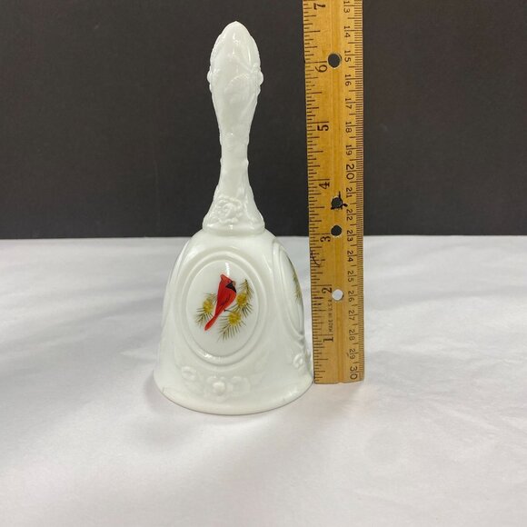 Vintage Fenton Cardinals in Winter Hand Bell Signed - Picture 8 of 8